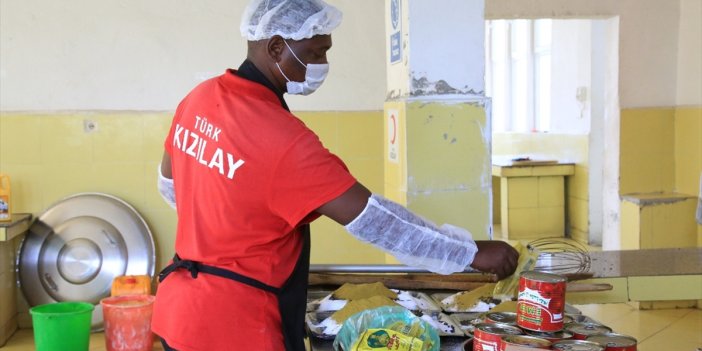 Türk Kızılay'dan Somali'de Kuraklıktan Etkilenen 2 Bin 200 Aileye Yardım Eli