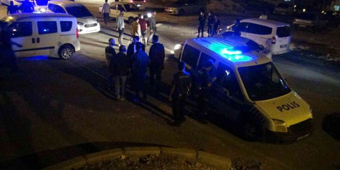 Düğünde Havaya Ateş Açan Grubu Uyaran Polise Saldırı, 3 Yaralı