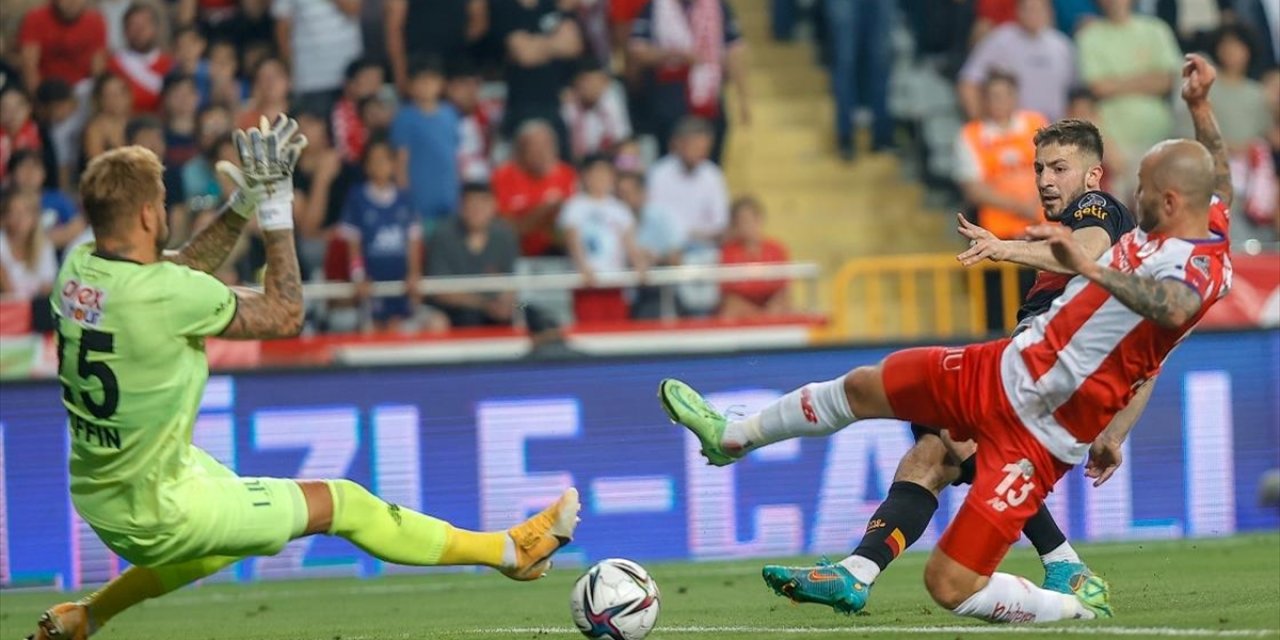 Galatasaray, Spor Toto Süper Lig'deki Son Karşılaşmasından Beraberlikle Ayrıldı