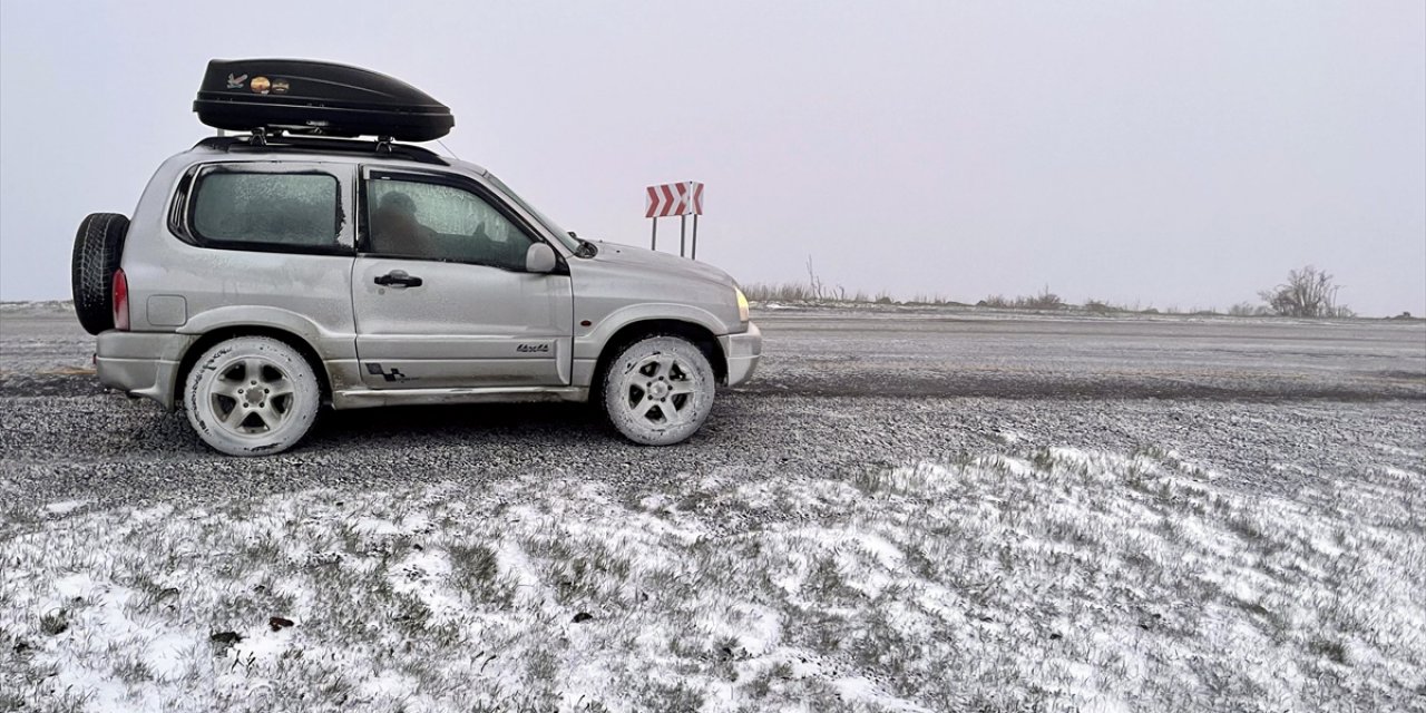 Ardahan'da Kar ve Yoğun Tipi Ulaşımı Durdurdu, Tırlar Yolda Kaldı