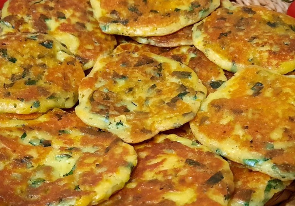 Kahvaltı için mutlaka deneyeceğiniz bir lezzet! PANKEK TARİFİ (Tatlı Kaşık Dökmesi)