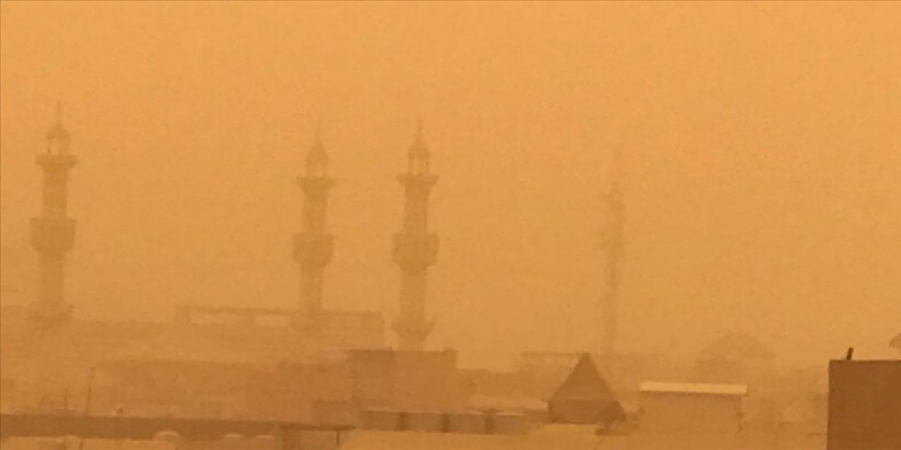Irak’ta Kum Fırtınası Etkisini Artırırken, Yetkililer 'Evde Kalın' Çağrısında Bulundu