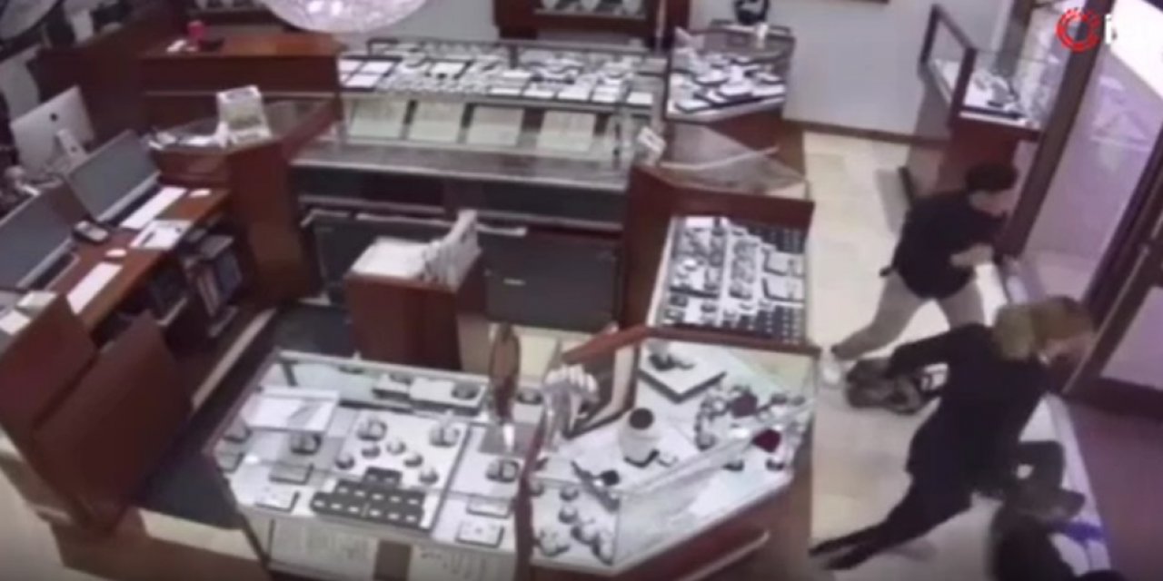 ABD'de Kuyumcu Soymaya Çalışan Hırsızları Kadın İşletmeciler Tekme Tokat Dövdü