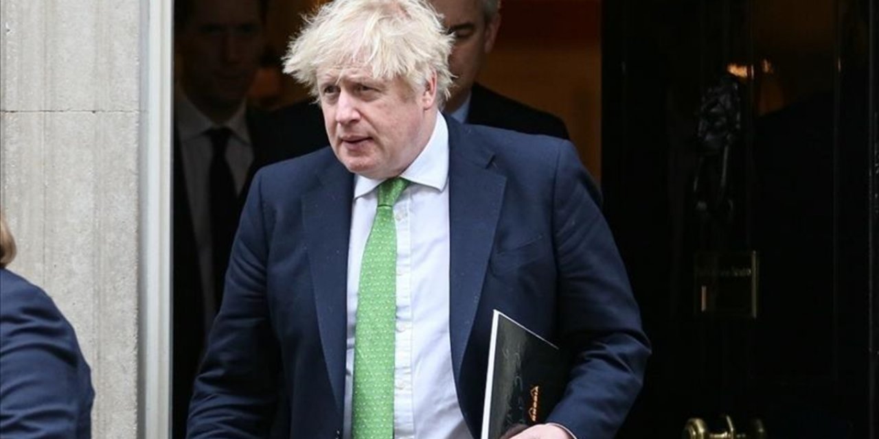 Kovid-19 Tedbirlerine Uymayan İngiltere Başbakanı Johnson'dan 'İstifa' Açıklaması