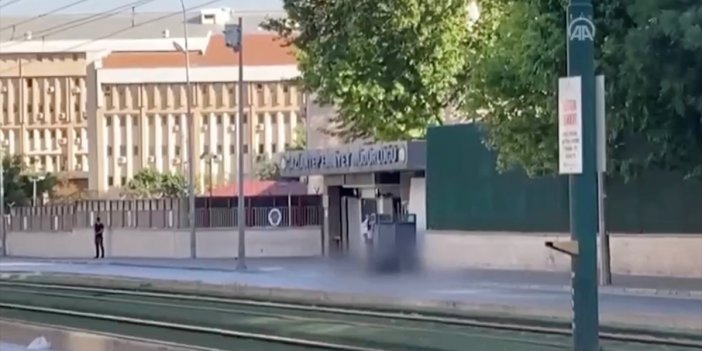Gaziantep Emniyet Müdürlüğü Önünde Bir Kişi 'Kendimi Patlatacağım' Dedi, Korku Dolu Anlar Yaşandı