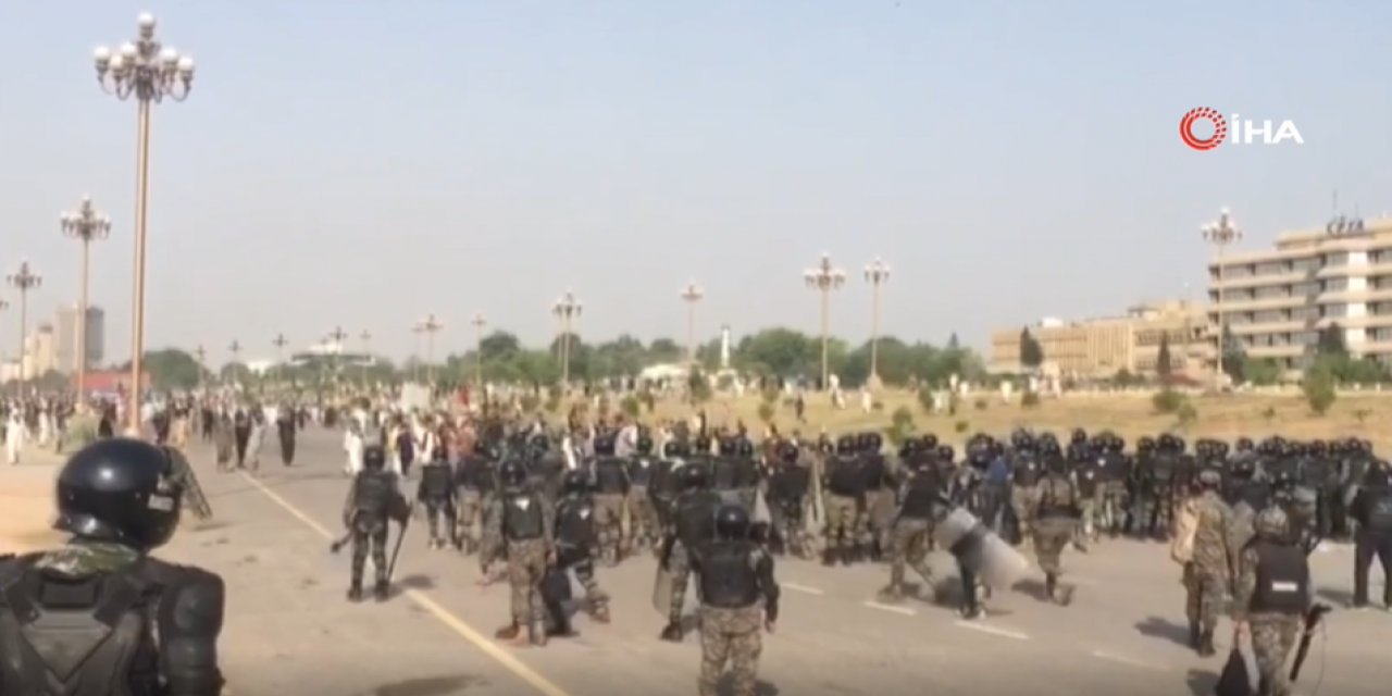 Pakistan’da Eski Başbakan Khan'ın Destekçileri Sokağa İndi, Yüzlerce Polis Yaralandı