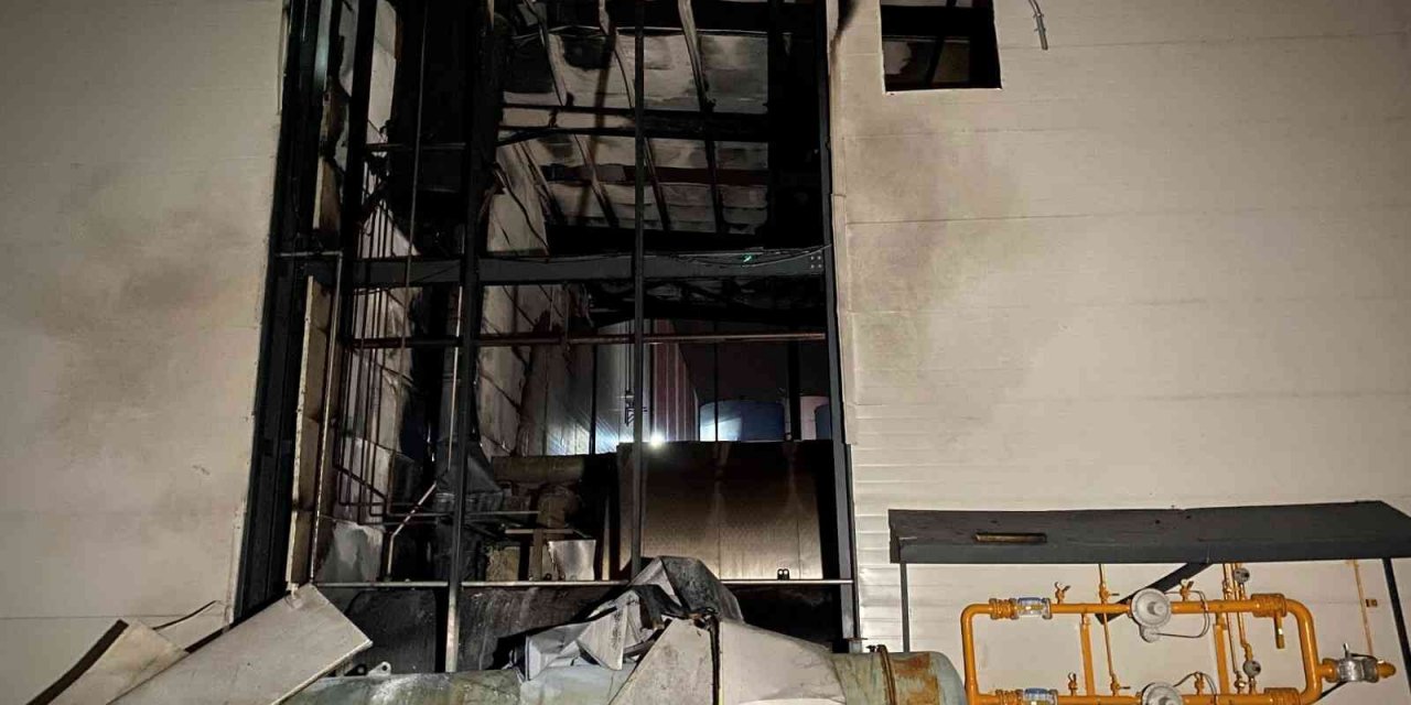 Sakarya'da Kimyasal Madde Üreten Fabrika Havaya Uçtu