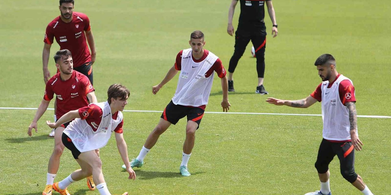A Milli Futbol Takımı, Faroe Adaları Maçının Hazırlıklarına Kökçü ve Ünder'siz Başladı