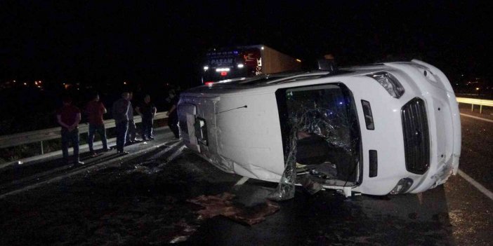 Öğrenci Minibüsü Tıra Çarptı, Yan Yattı: 17 Kişi Yaralı