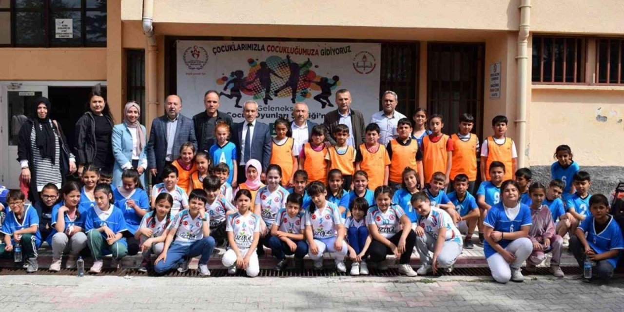 Geleneksel Çocuk Oyunları Şenliği Düzenlendi
