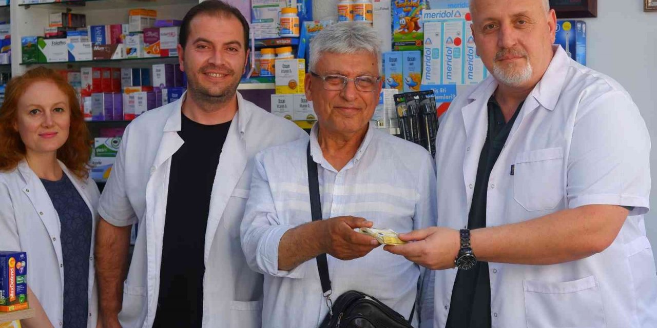 Bulduğu 10 Bin Euroyu Bulgaristan’da Yaşayan Sahibine Ulaşıp Teslim Etti