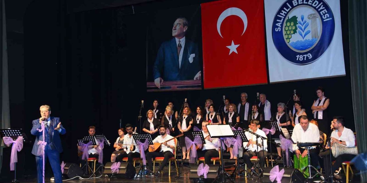 Salihli’de ‘yurdumun Türküleri’ Konserine Büyük İlgi