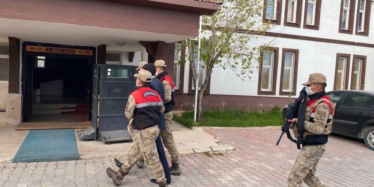 Başkale’de 2 Ayrı Suçtan Aranan Şahıs Yakalandı
