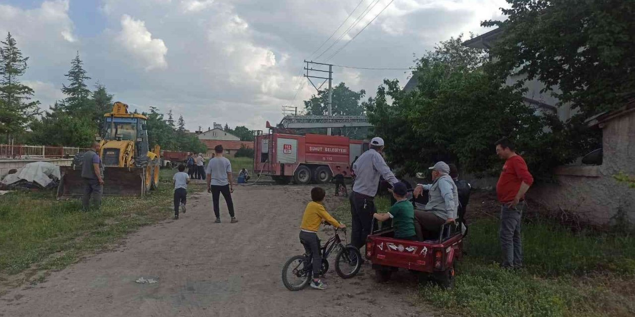 Şuhut’ta Ev Yangını