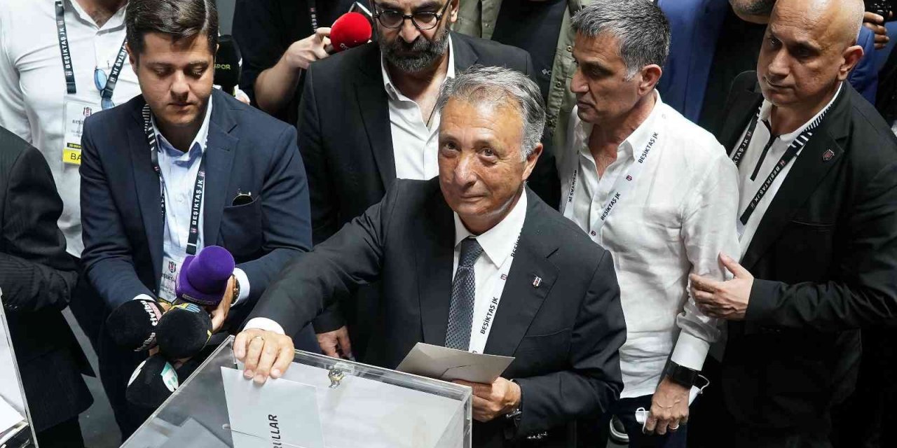 Beşiktaş Başkan Adayı Ahmet Nur Çebi Oyunu Kullandı