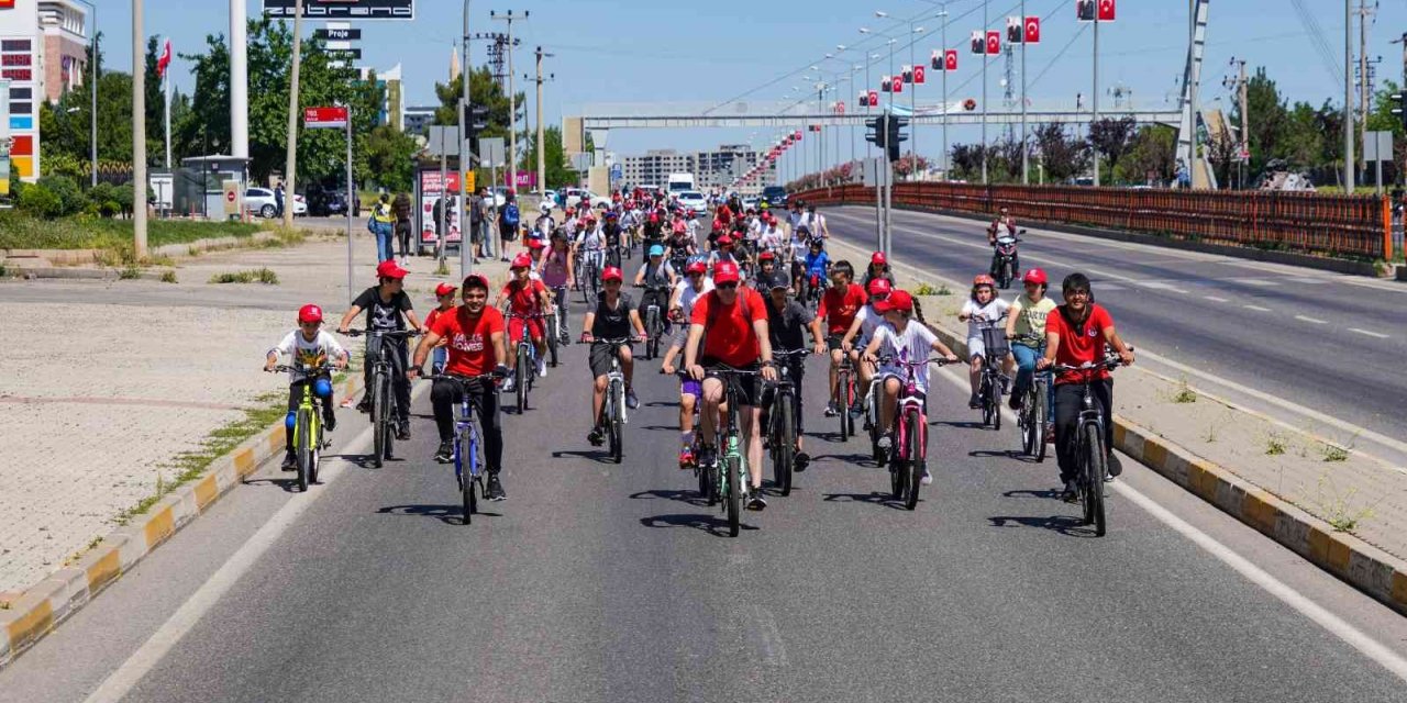 Öğrenciler “temiz Diyarbakır” İçin Pedal Çevirdi