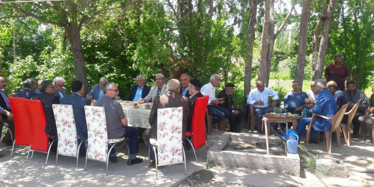 Iğdır’da Kanaat Önderleri Husumetli Aileleri Barıştırdı