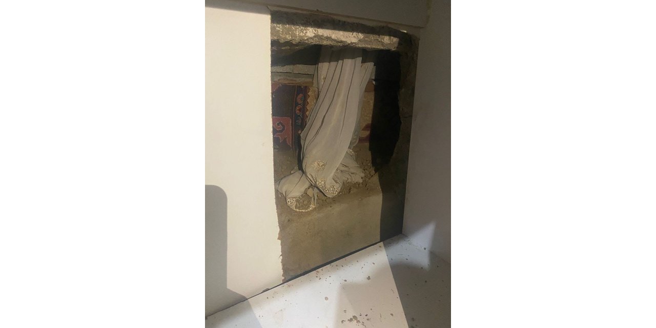 Uyuşturucudan 7 Yıldır Aranıyordu, Evinin Gizli Bölmesinde Yakalandı