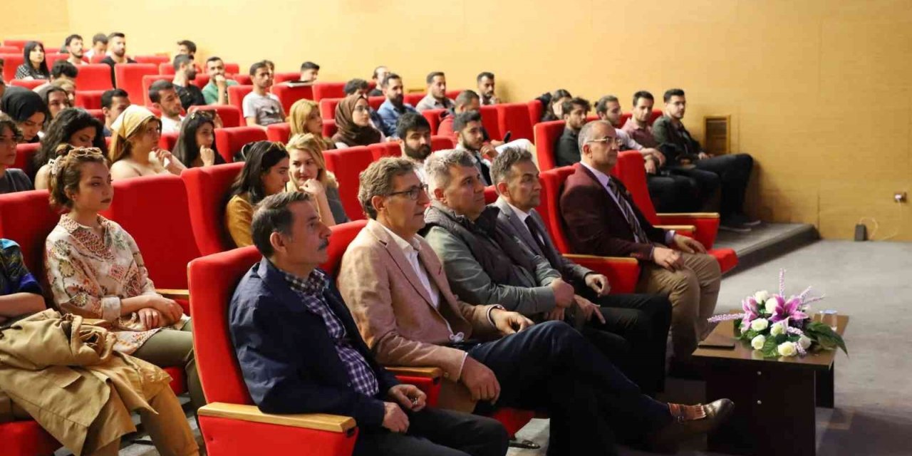 Ebyü’de “azerbaycan Demokratik Cumhuriyeti’nin Askeri Marşları” Temalı Etkinlik Gerçekleşti