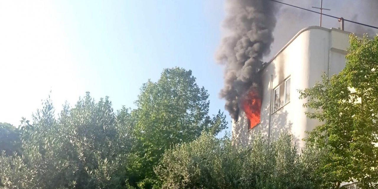 Alevlere Teslim Olan Ev Kullanılmaz Hale Geldi