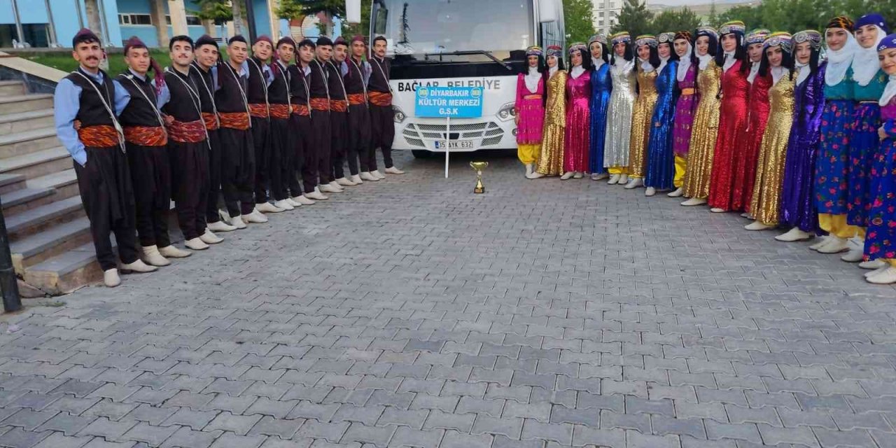 Bağlar Belediyesi Halk Oyunlarında Bölge Şampiyonu Oldu