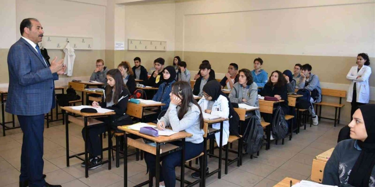 Milli Eğitim Müdürü Gün’den Öğrencilere Altın Değerinde Öğüt