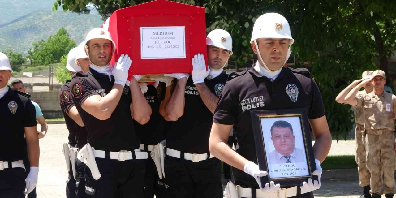 Kalp Krizi Geçirerek Hayatını Kaybeden Emniyet Müdürü, Törenle Uğurlandı