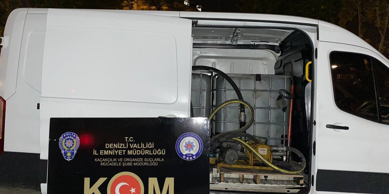 Ürettikleri 2,2 Bin Litre Kaçak Akaryakıtı Satamadan Yakalandılar