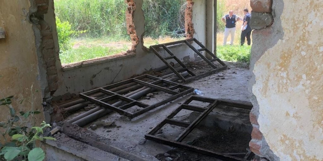 Manisa’da 20 Bin Tl Değerindeki Demiri Çalarken Yakalandılar