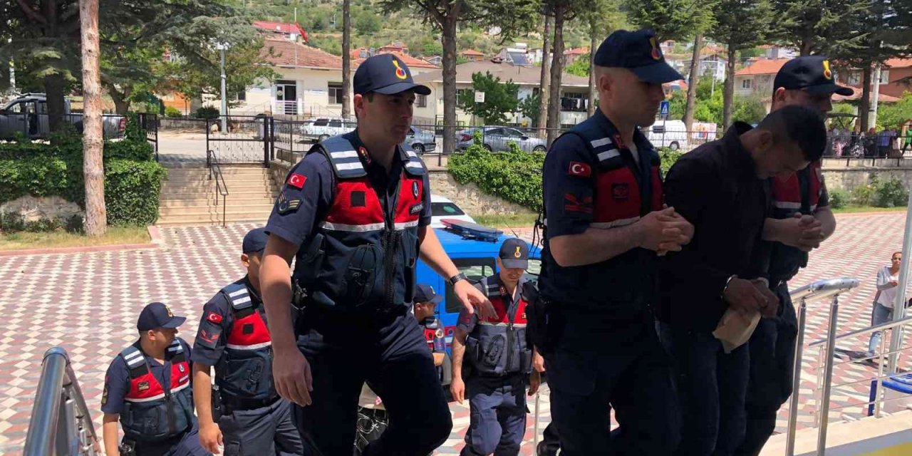 Bilecik’te Kablo Hırsızlığı Yapan Şahıslar Sakarya’da Yakalandı
