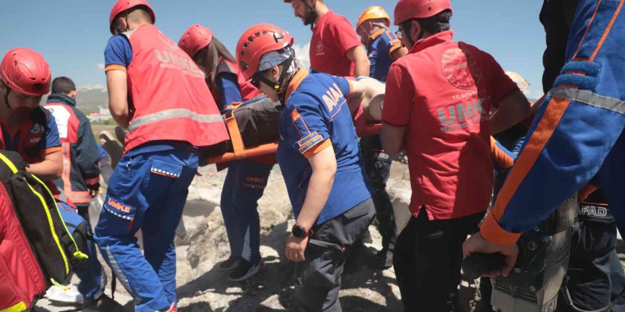 Ardahan’da Gerçeği Aratmayan Deprem Tatbikatı