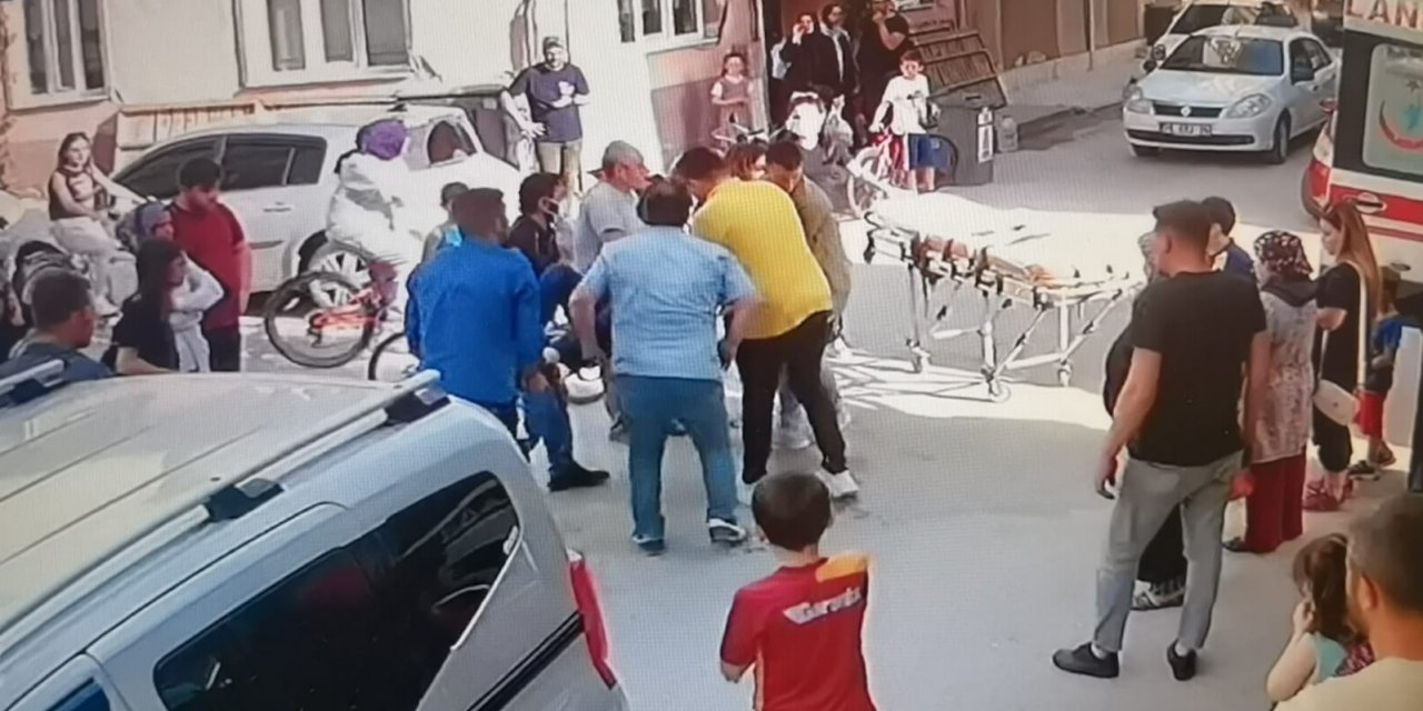 Motosikletli Genç Kız Araca Yandan Çarptı: 1 Yaralı