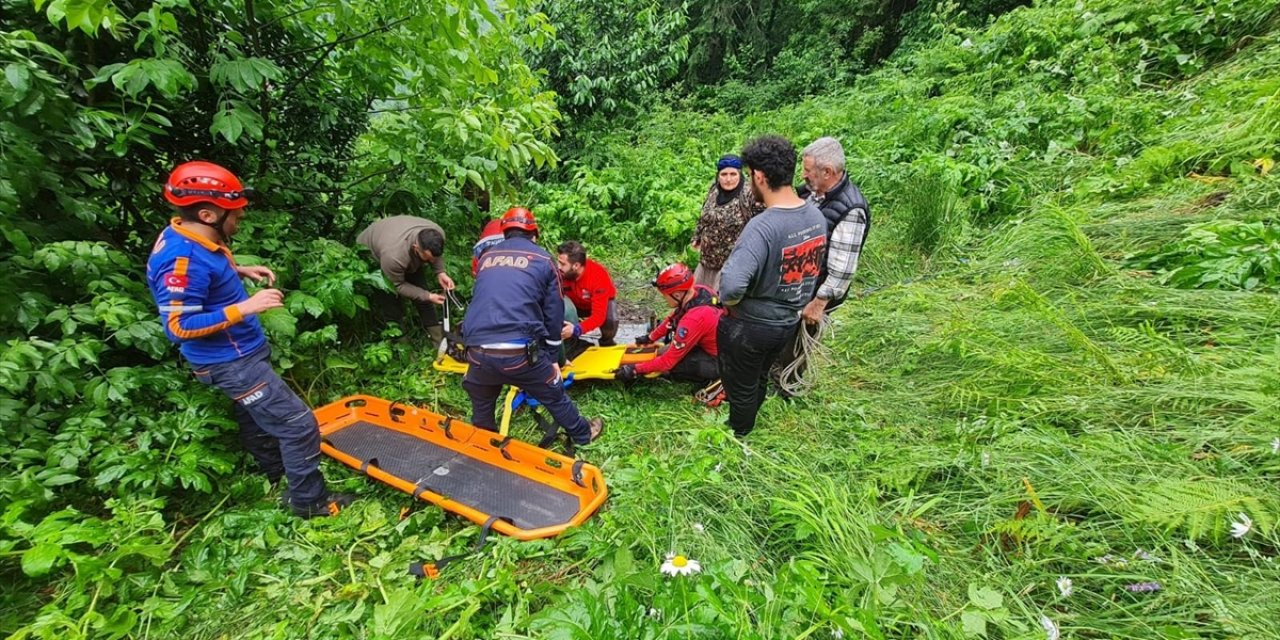 Rize'de Yük Taşıma Teleferiğine Binen İki Kadın Düştü, Biri Hayatını Kaybetti