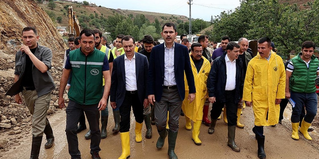 Bakan Kurum, Ankara'daki Sel Felaketini Yakından İnceledi