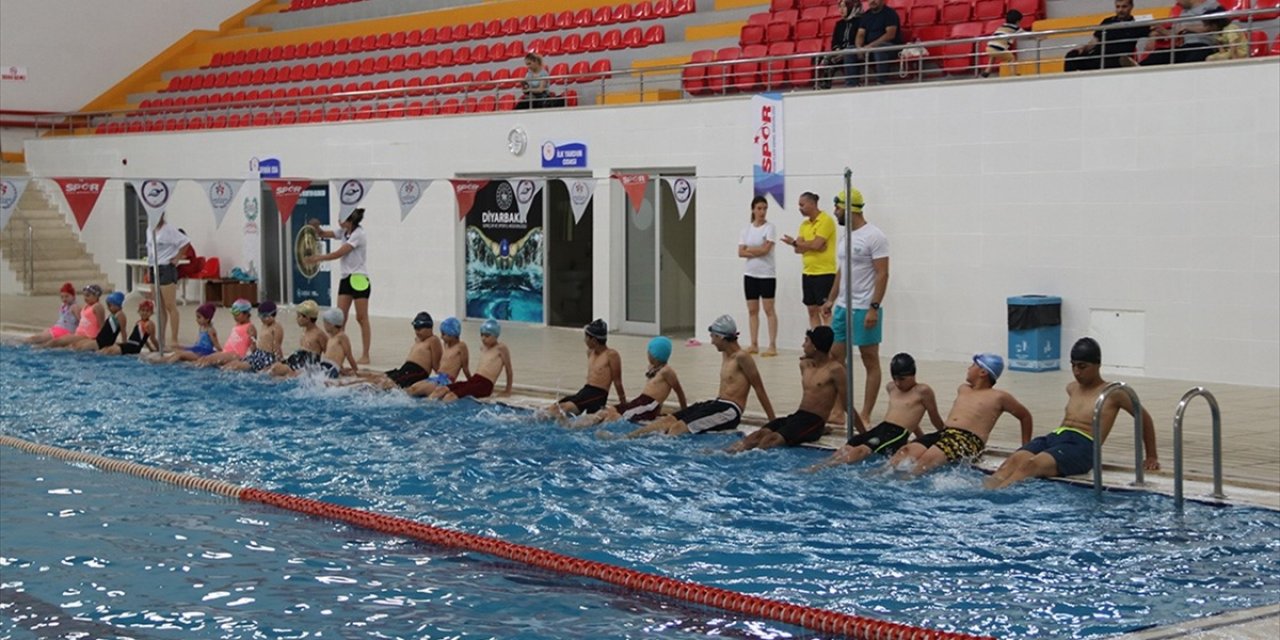 Boğulma Vakalarının Yüksek Olduğu Güneydoğu'da Çocuklar Yüzmeyi Öğreniyor