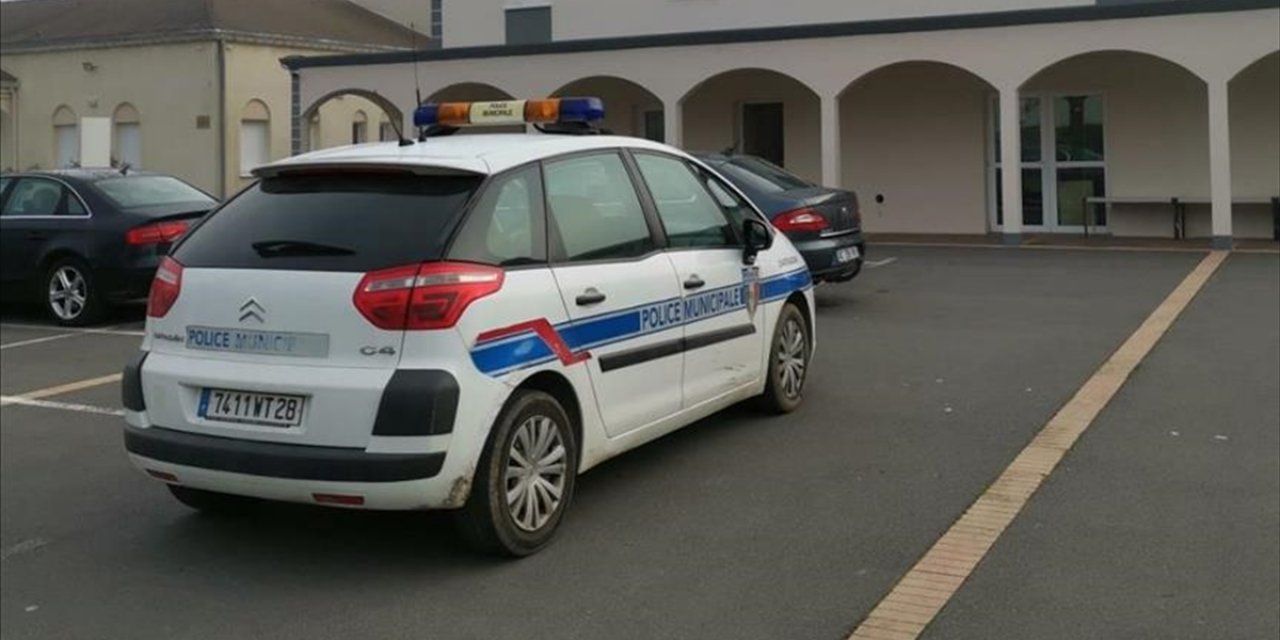 Fransa'da Bir Camiye Saldırı Planlayan 23 Yaşındaki Kişi Yakalandı