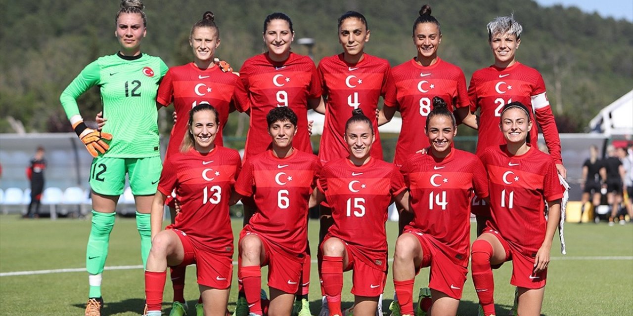 A Milli Kadın Futbol Takımı, Azerbaycan'ı 2-0 Yendi