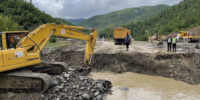 Kastamonu'da Şiddetli Yağış, İlçeleri Kent Merkezine Bağlayan Köprüyü Yıktı