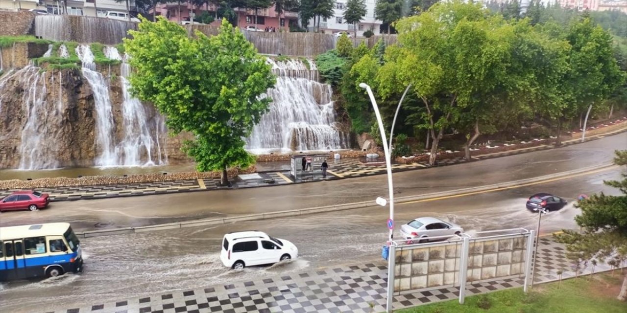Ankara'da Şiddetli Sağanak Nedeniyle Bir Kişi Öldü, Bir Kişi Kayıp
