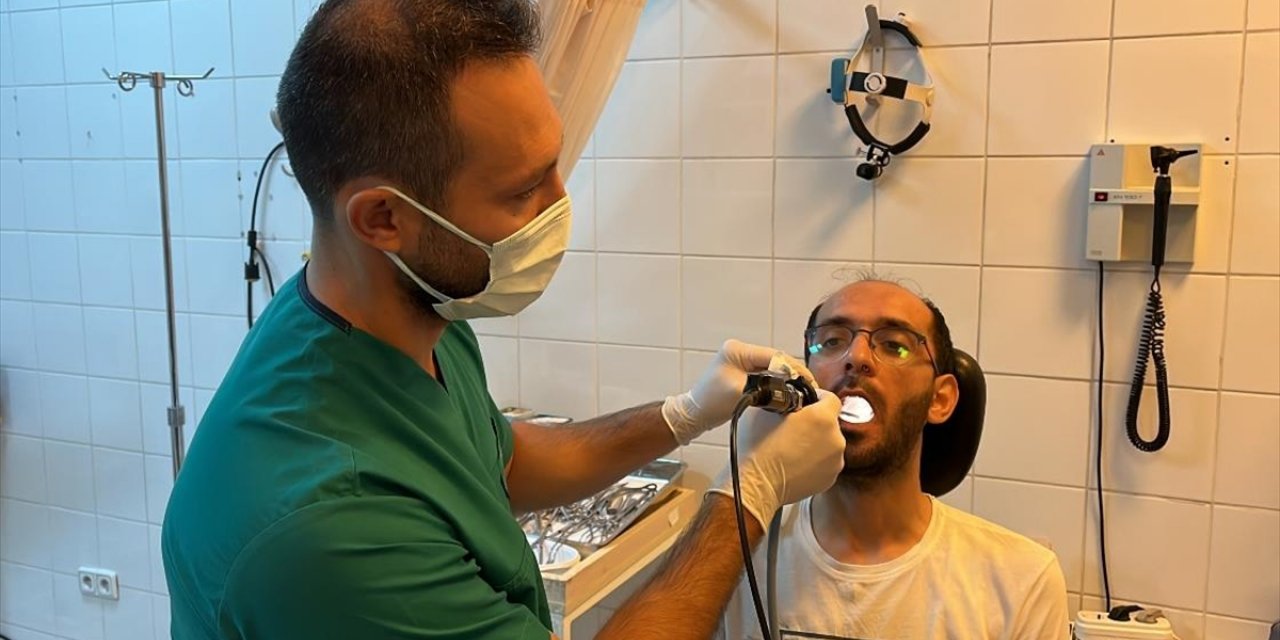 Nefes Darlığı Şikayetiyle Başvurduğu Hastanede Genzinden 4,5 Santimetrelik Kitle Çıkarıldı