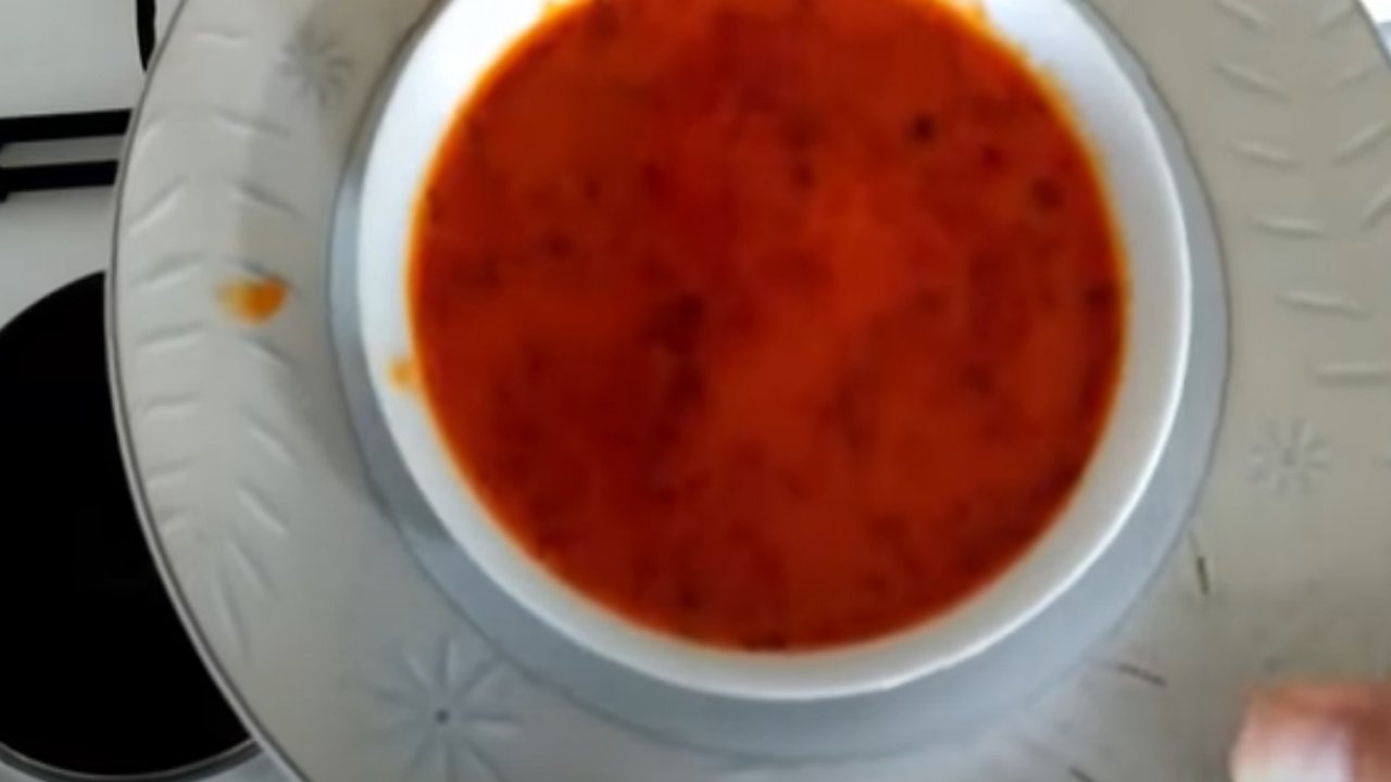 Tarhana pişirirken çok daha lezzetli olmasını sağlıyor, bir yemek kaşığı içerisine eklemek yetiyor
