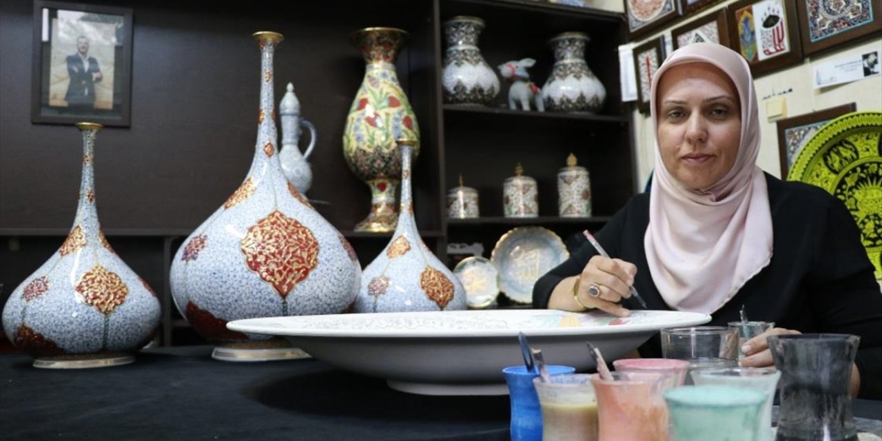 Vakit Geçirmek İçin Gittiği Atölyeden Çini Ustası Olarak Çıktı