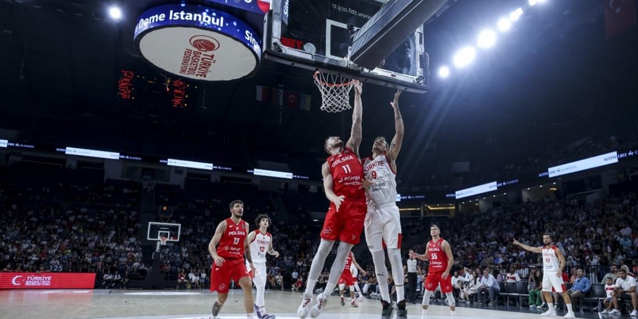 A Milli Erkek Basketbol Takımı, Polonya'yı Farklı Geçti