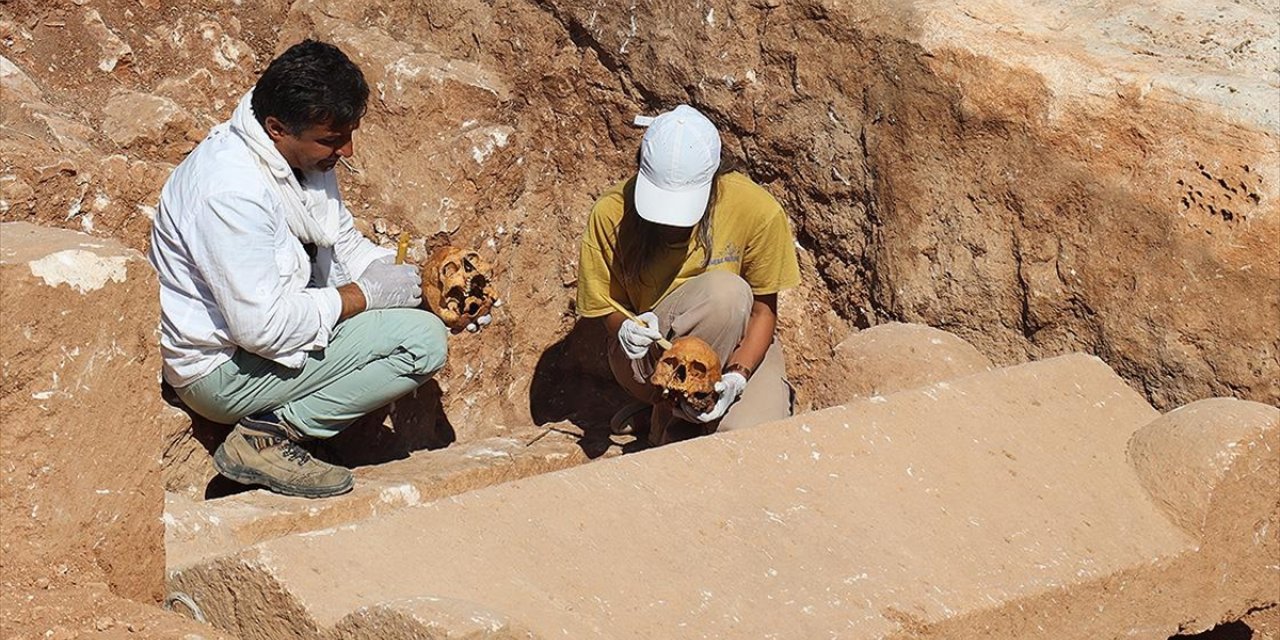 Perre Antik Kenti'ndeki Kazılarda 1800 Yıllık İnsan İskeletleri Bulundu