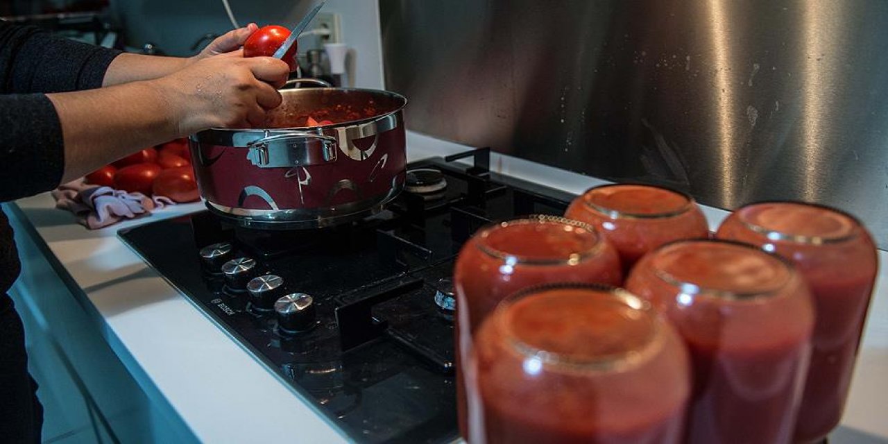 Yaptığınız domates konservesinin bozulmaması ve uzun süre taze kalması için aşçılık sırrı
