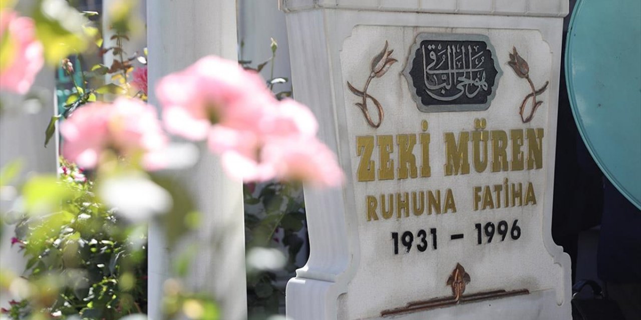 Zeki Müren Vefatının 26'ncı Yılında Mezarı Başında Anıldı