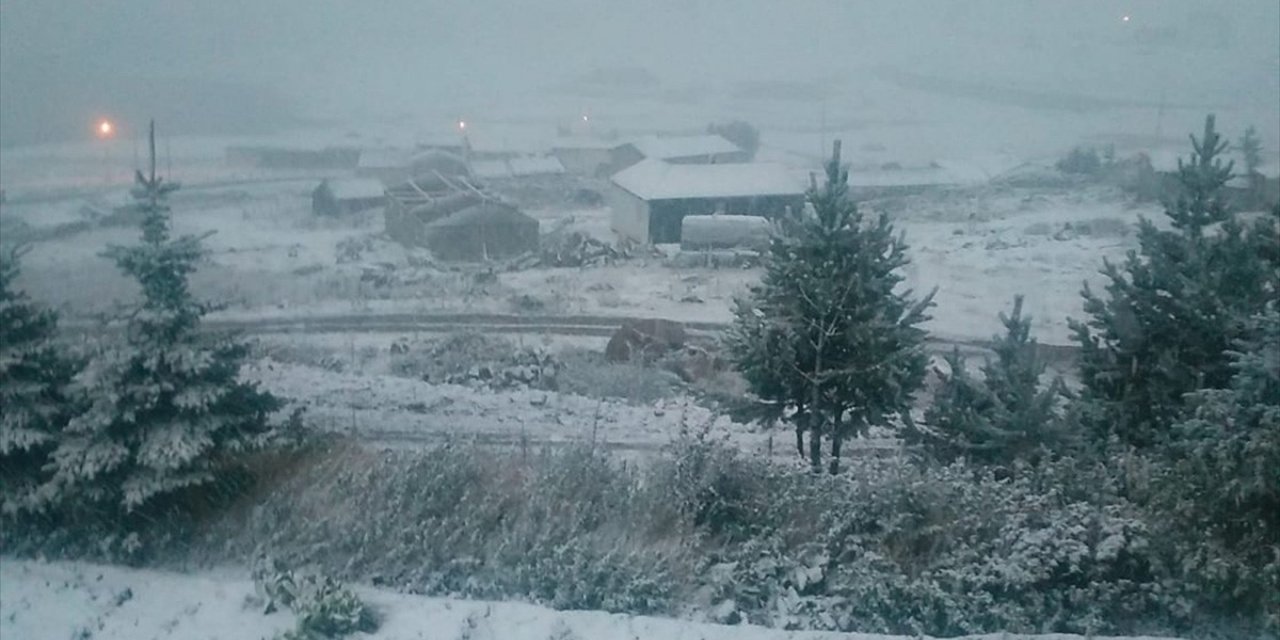 Bayburt Ve Rize'nin Yüksek Kesimlerine Kar Yağdı