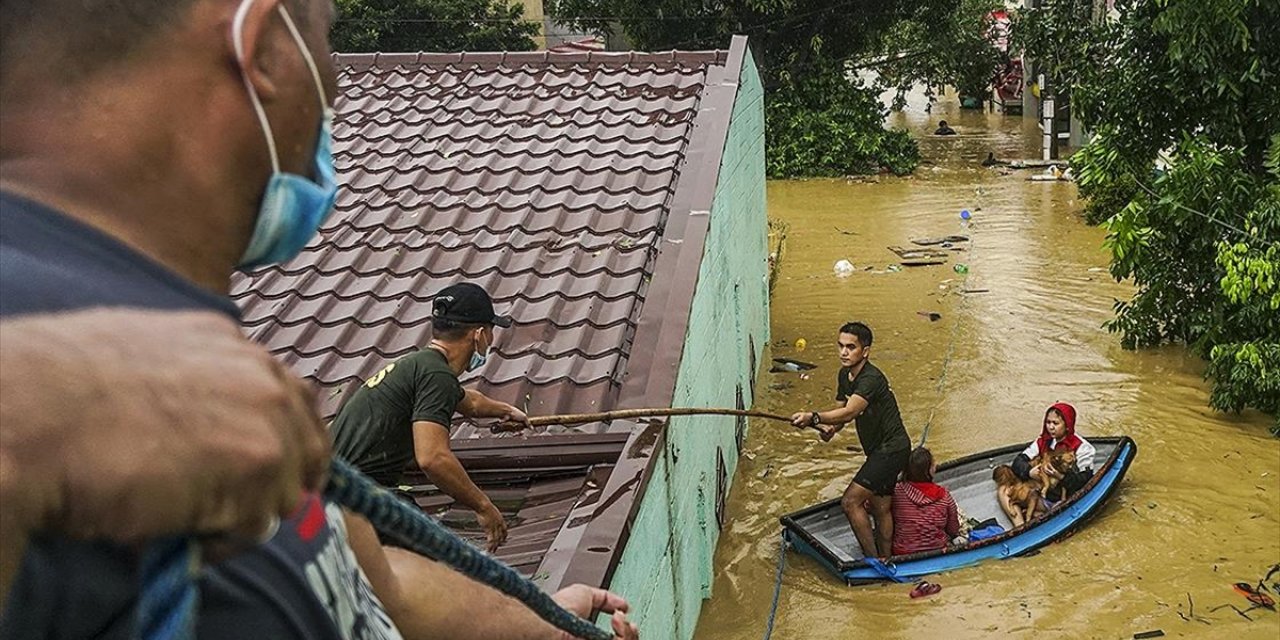 Filipinler'de Yaklaşan Noru Tayfunu Nedeniyle Binlerce Kişi Tahliye Edildi