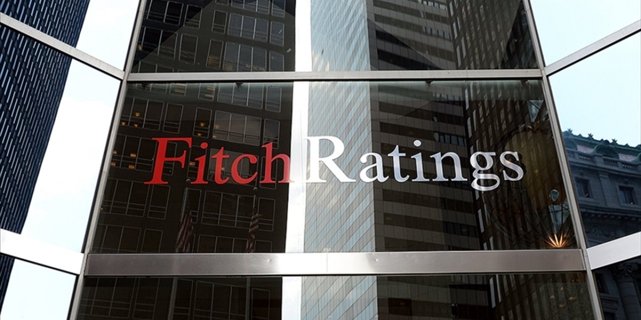 Fitch, Avro Bölgesi Ve İngiltere'nin Son Çeyrekte Resesyona Girmesini Bekliyor