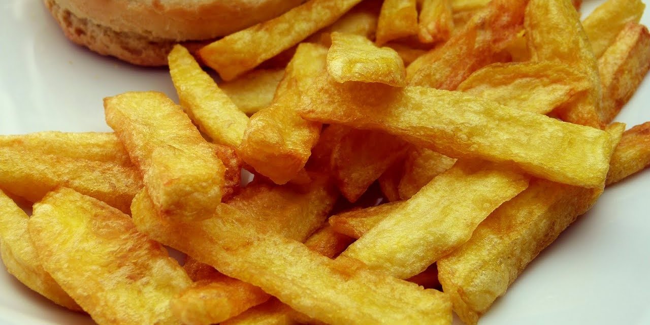 Patates kızartmasının çıtır çıtır olmasını sağlayan bir yöntem daha! Usta aşçıların tarifini denemelisiniz